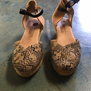 Eric Michael 2” Sandals